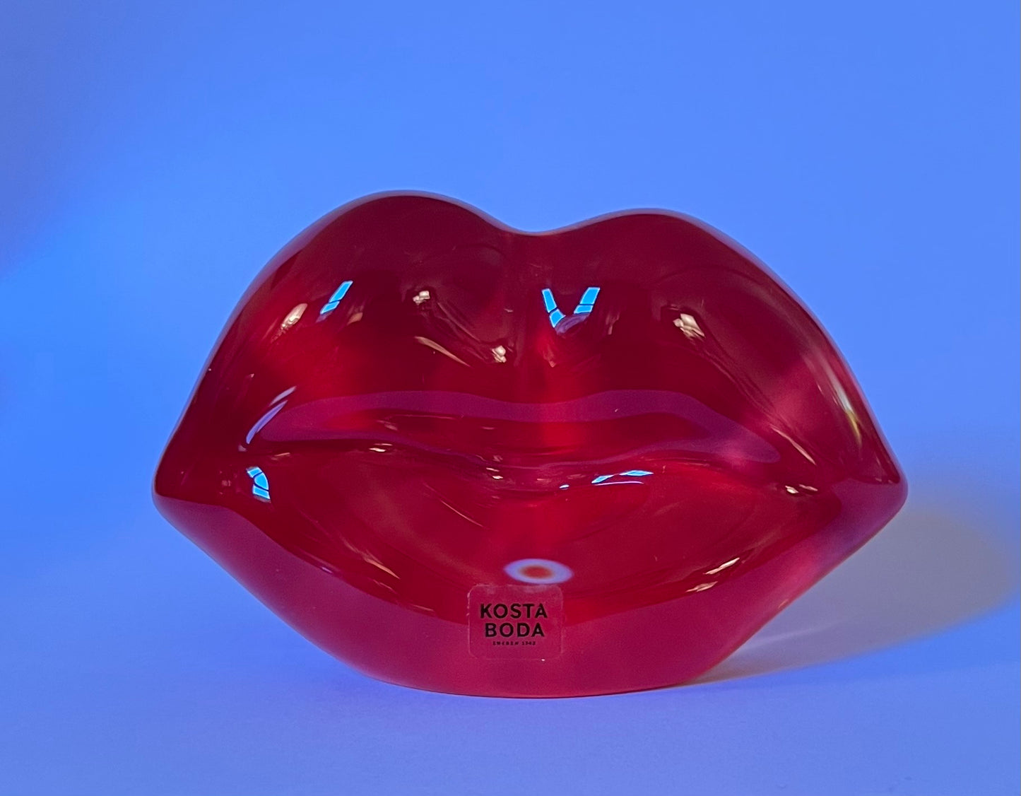 Hotlips-Red Paperweight